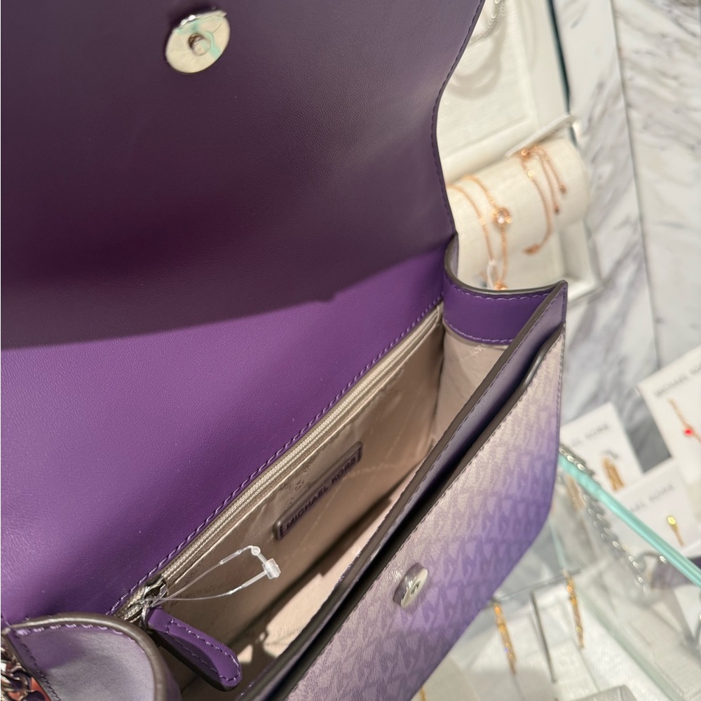 MICHAEL KORS greenwich Small Color-Block Signature Bag - Picture 6 of 7